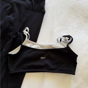 Set Active black and white activewear set